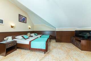 Гостевой дом Садко на Шевченко 79 Анапа Мансардный 2-х местный-2