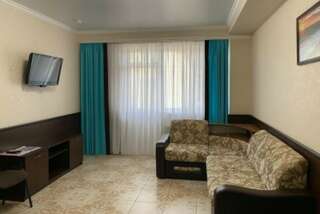 Гостевой дом Садко на Шевченко 79 Анапа Семейный 2-х комнатный номер !-2