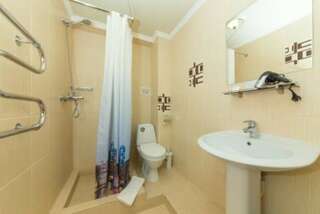 Гостевой дом Садко на Шевченко 79 Анапа Стандартный 3-х местный номер !-7