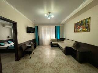 Гостевой дом Садко на Шевченко 79 Анапа Семейный 2-х комнатный номер !-7