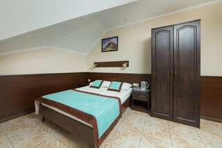 Гостевой дом Садко на Шевченко 79 Анапа Мансардный 2-х местный-4