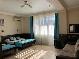 Гостевой дом Садко на Шевченко 79 Анапа Стандартный 3-х местный номер !-1